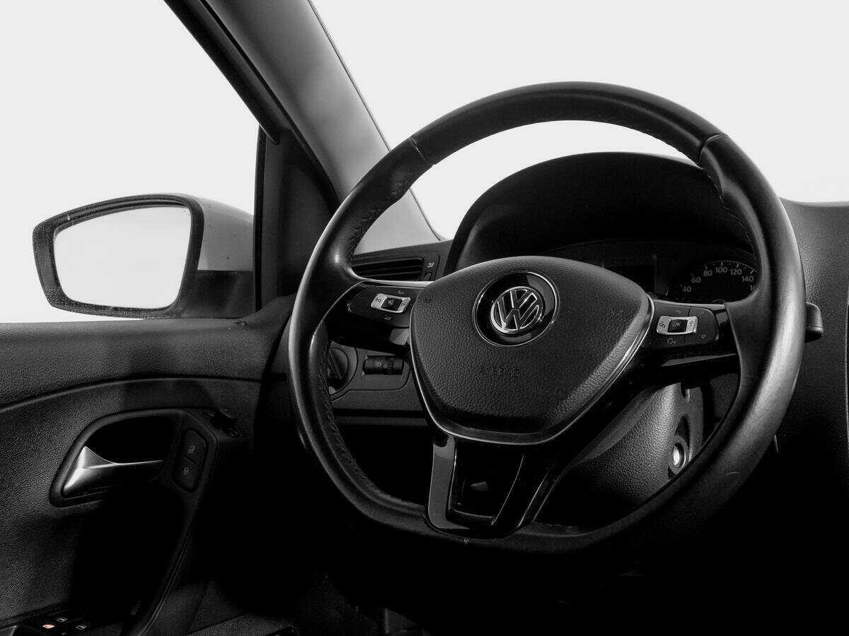 Volkswagen Polo с пробегом — 2017 год. Фото: #13
