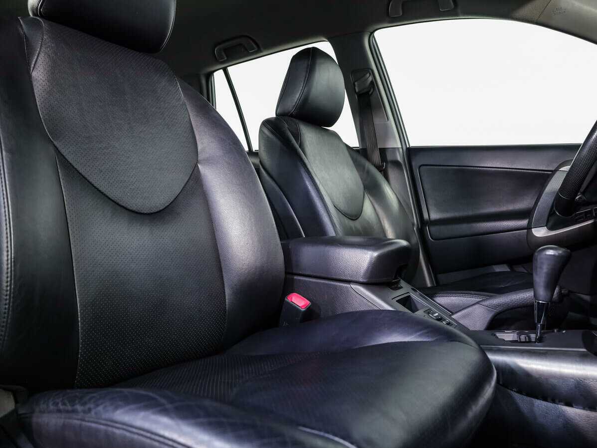 Toyota RAV4 с пробегом — 2011 год. Фото: #10