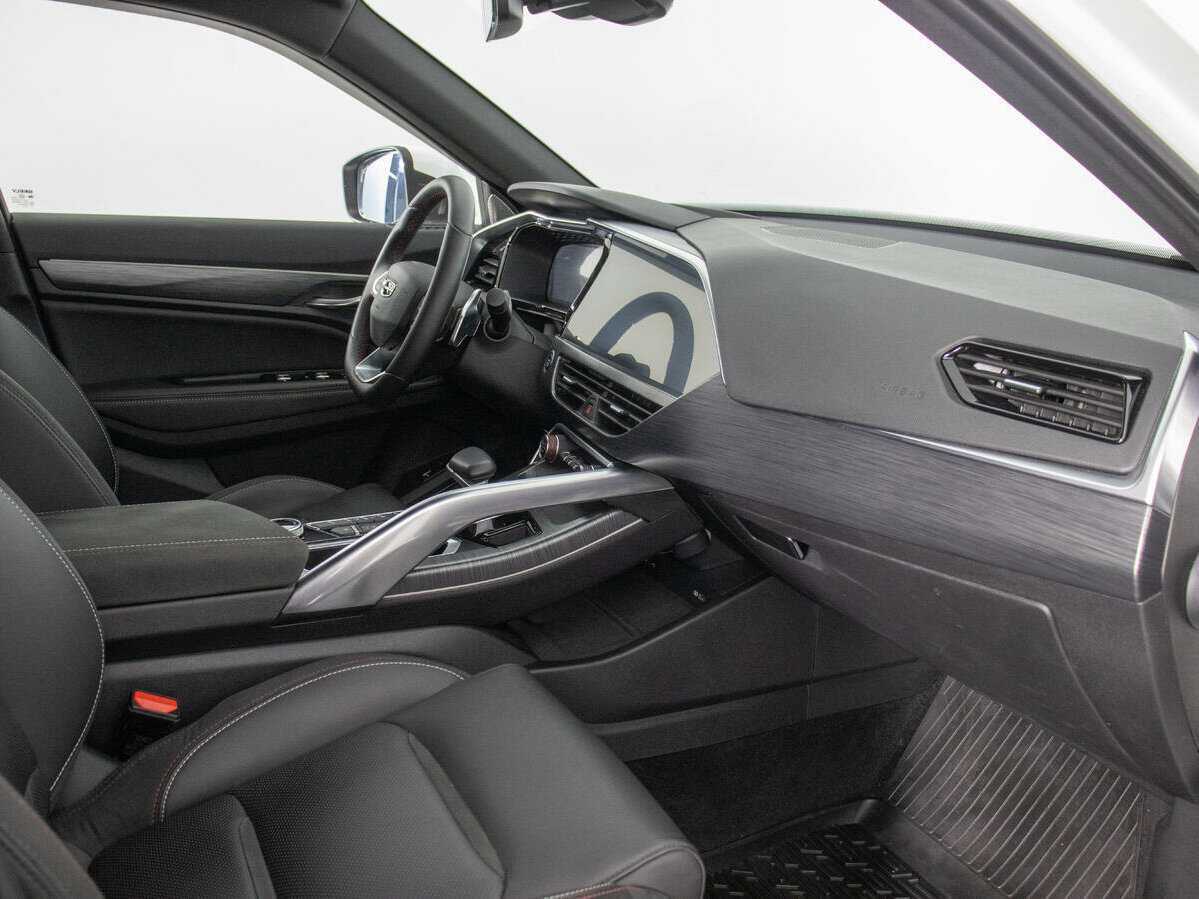 Geely Tugella с пробегом — 2023 год. Фото: #8