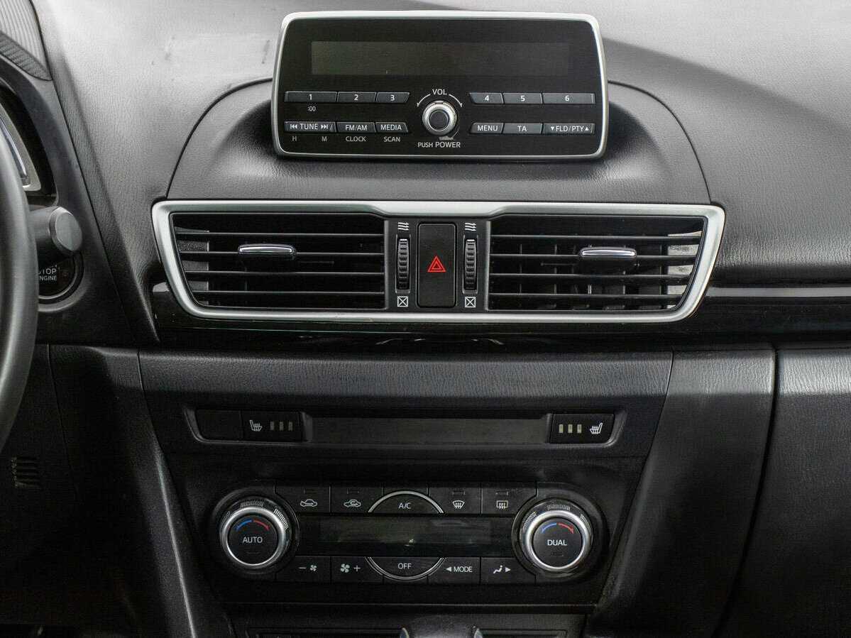 Mazda 3 с пробегом — 2014 год. Фото: #13