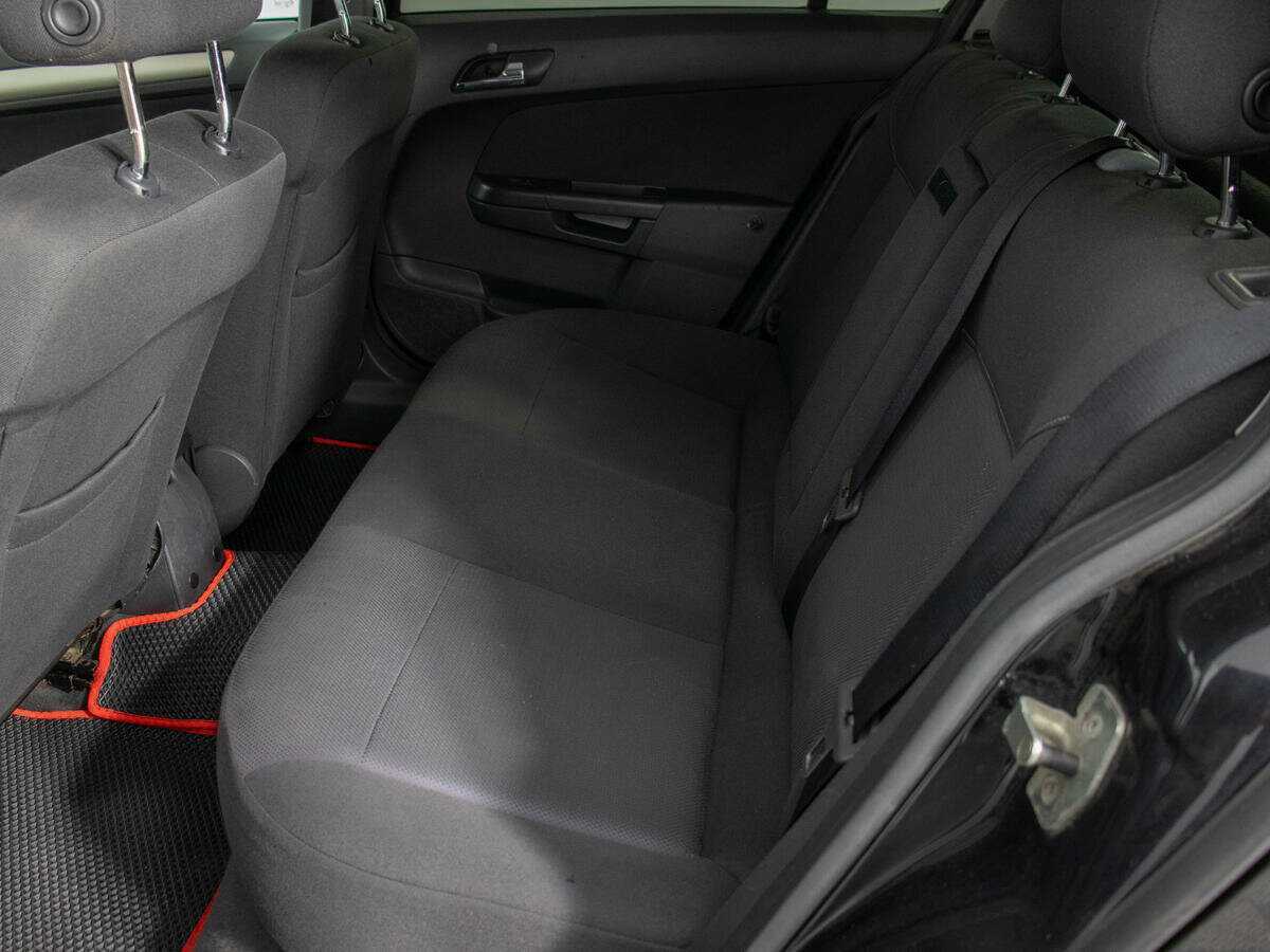Opel Astra с пробегом — 2008 год. Фото: #10