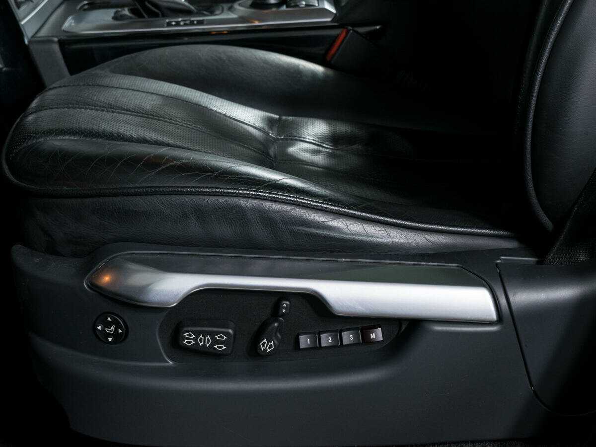 Land Rover Range Rover с пробегом — 2008 год. Фото: #16