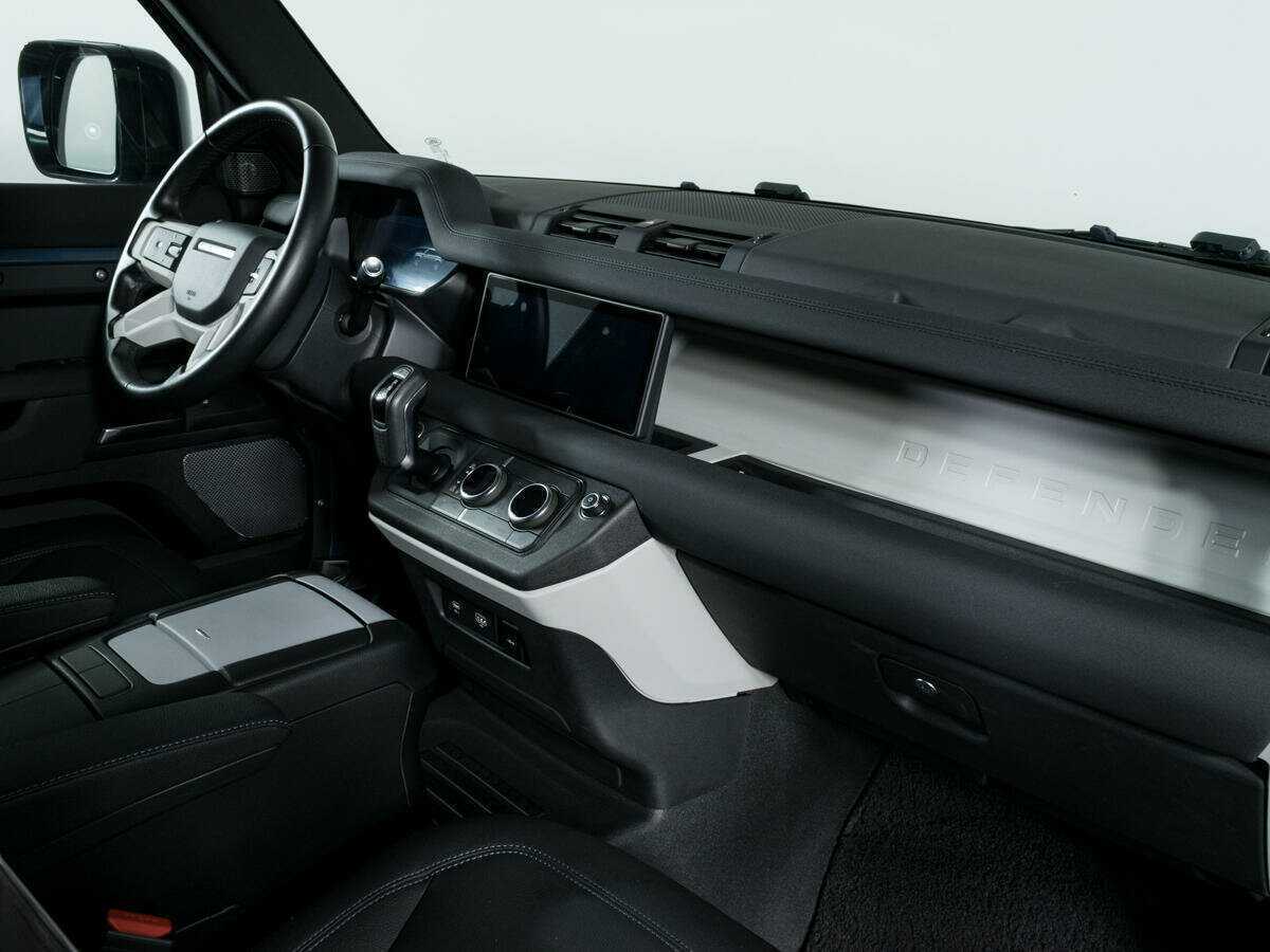 Land Rover Defender с пробегом — 2020 год. Фото: #4