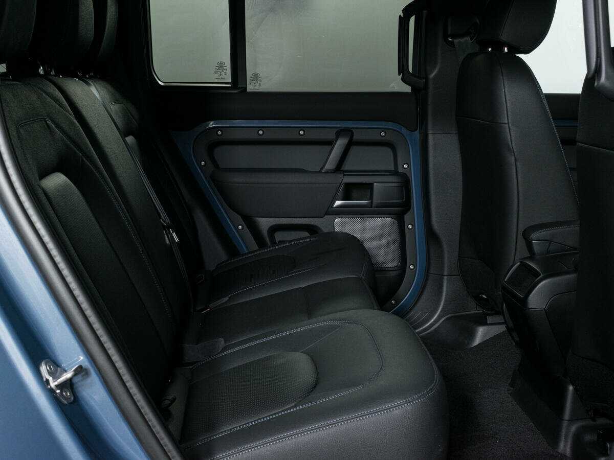 Land Rover Defender с пробегом — 2020 год. Фото: #7