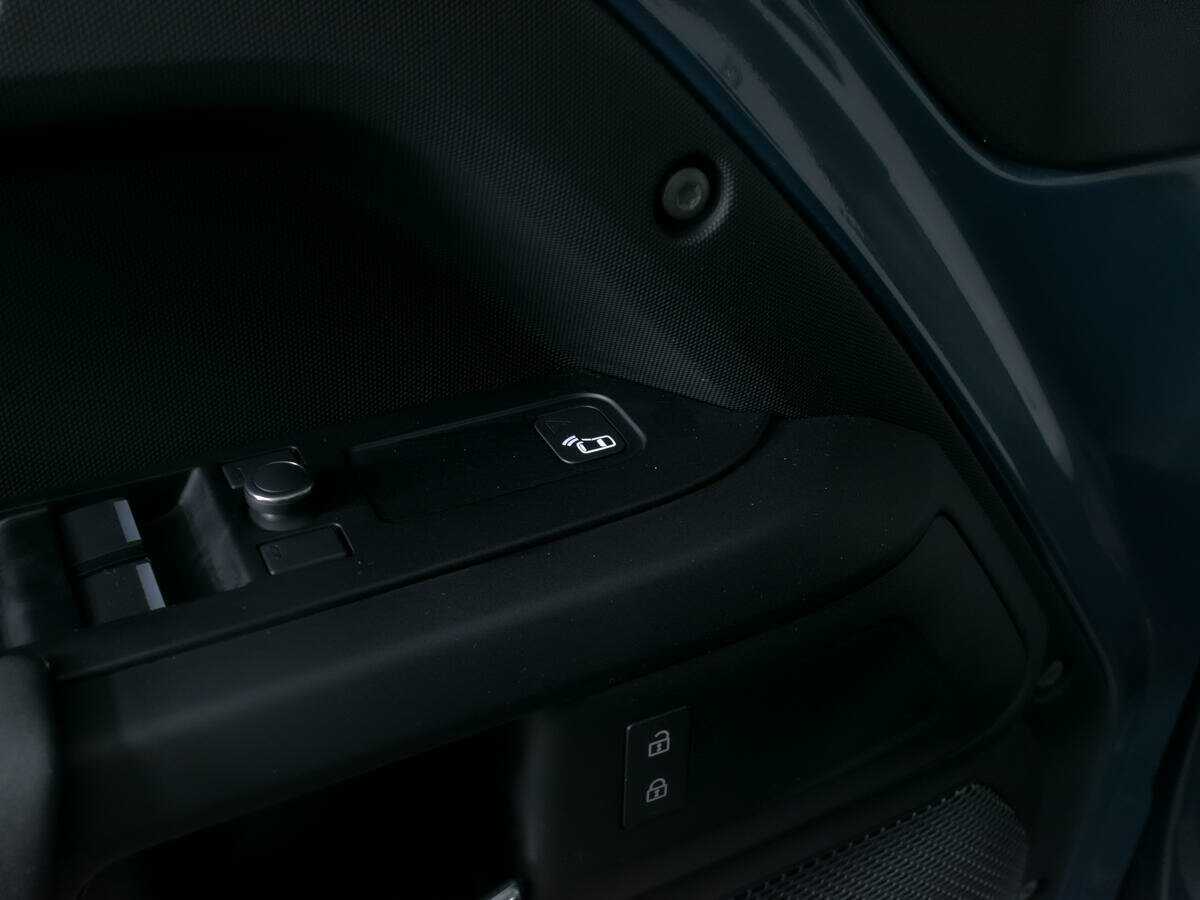 Land Rover Defender с пробегом — 2020 год. Фото: #16
