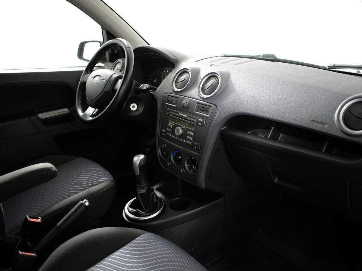 Ford Fusion с пробегом — 2007 год. Фото: #6