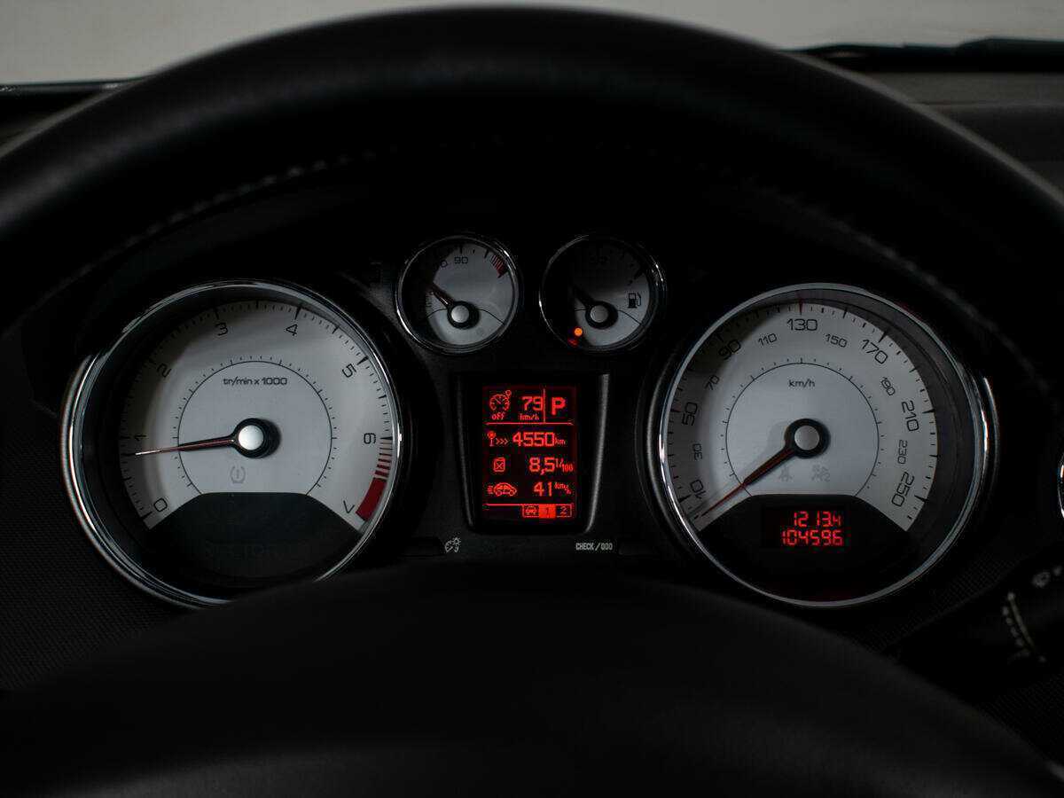 Peugeot 408 с пробегом — 2018 год. Фото: #9