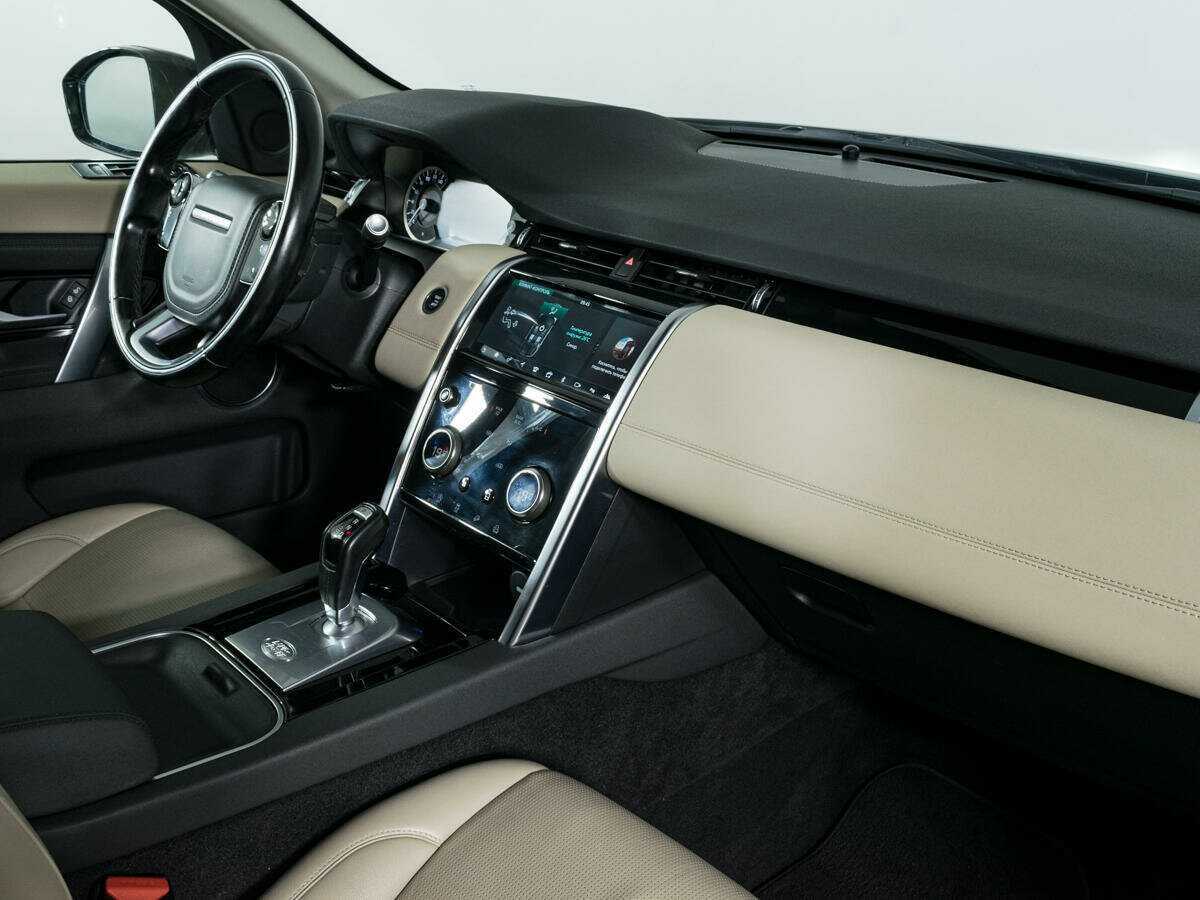 Land Rover Discovery Sport с пробегом — 2019 год. Фото: #9