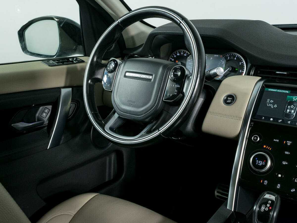 Land Rover Discovery Sport с пробегом — 2019 год. Фото: #12