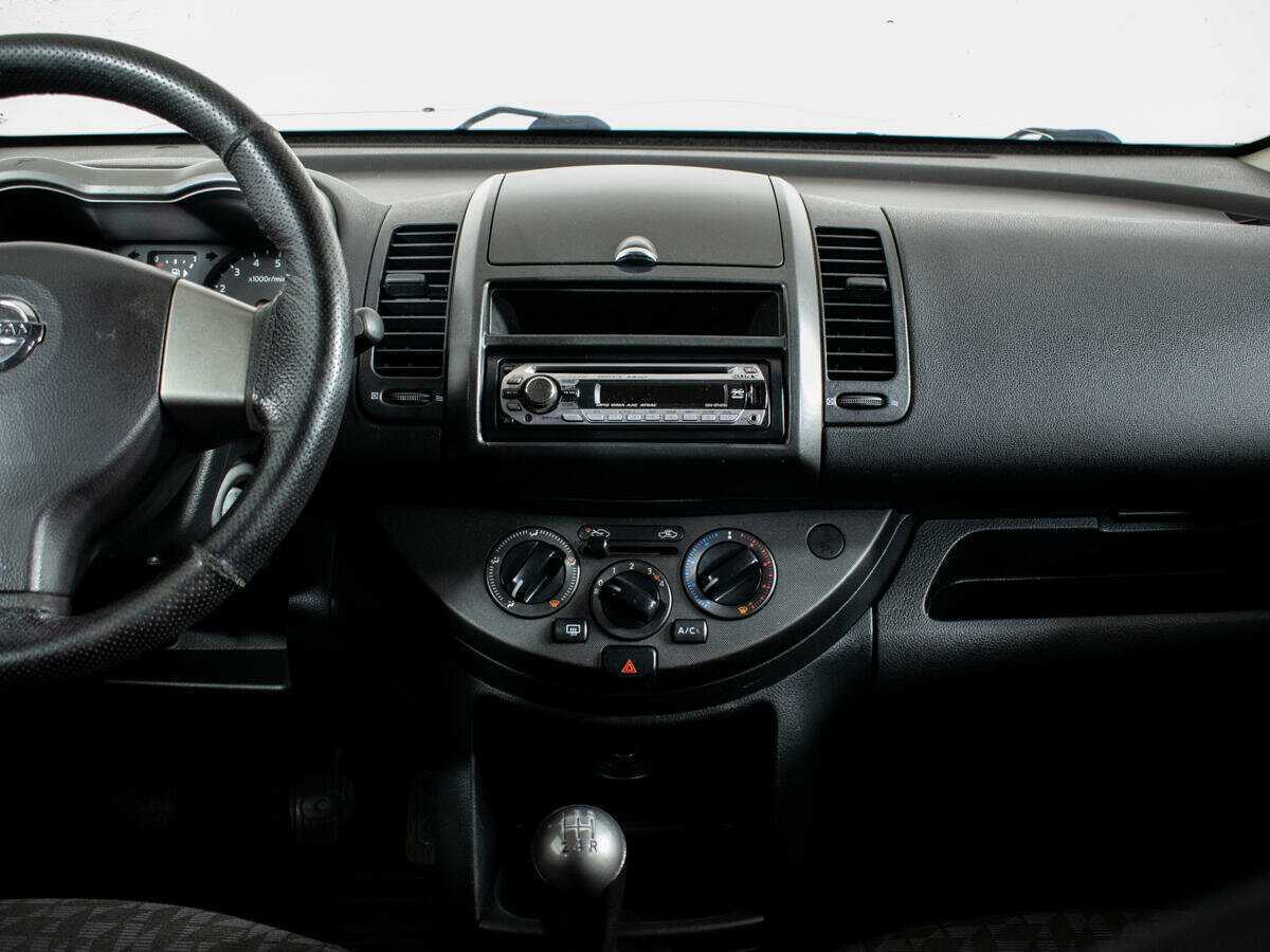 Nissan Note с пробегом — 2008 год. Фото: #8
