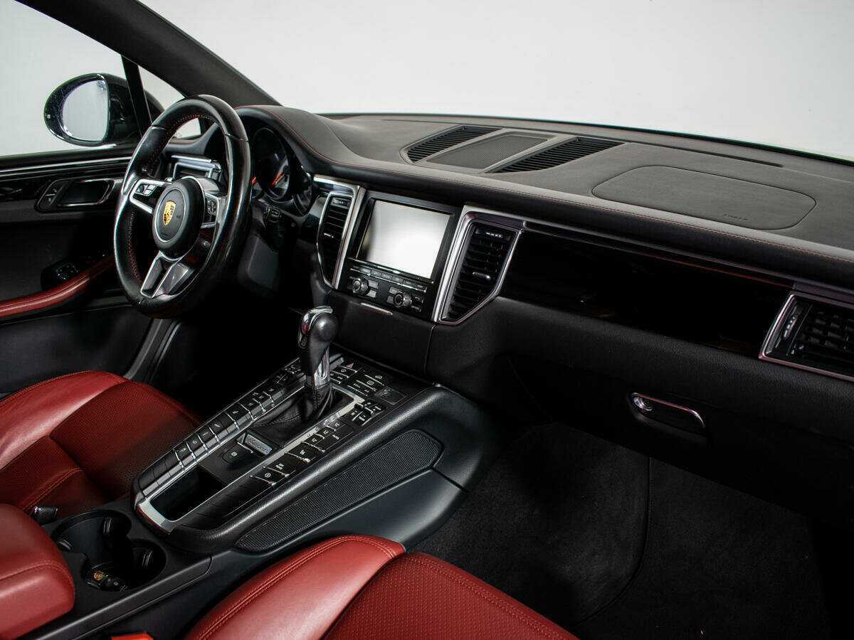 Porsche Macan с пробегом — 2015 год. Фото: #6