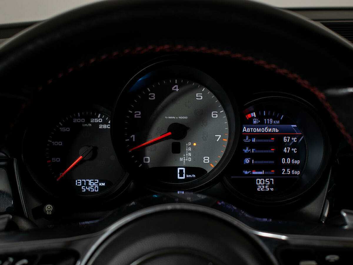 Porsche Macan с пробегом — 2015 год. Фото: #9