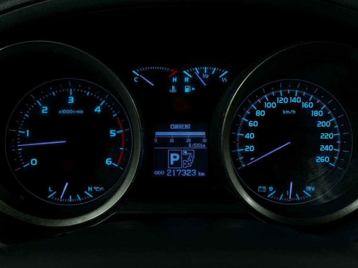 Toyota Land Cruiser с пробегом — 2011 год. Фото: #14