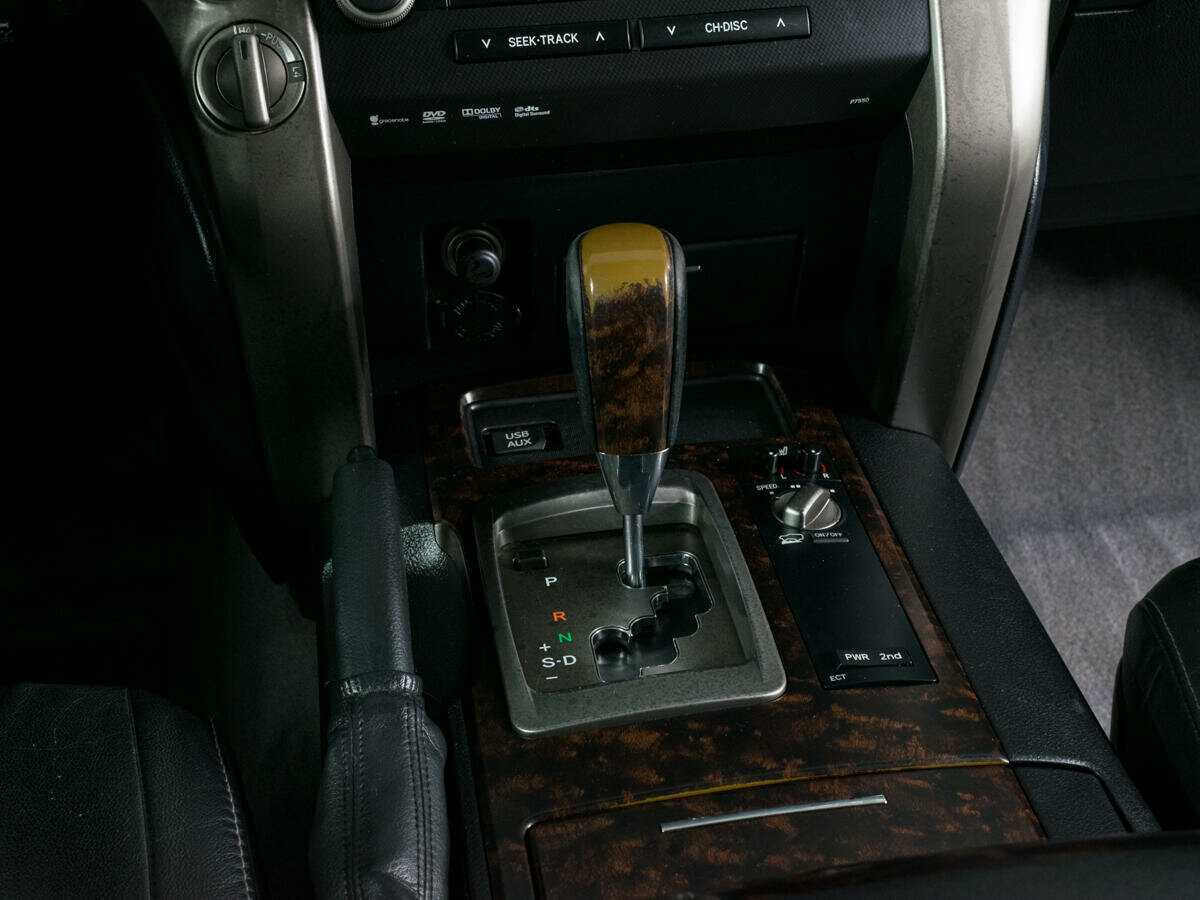 Toyota Land Cruiser с пробегом — 2011 год. Фото: #17