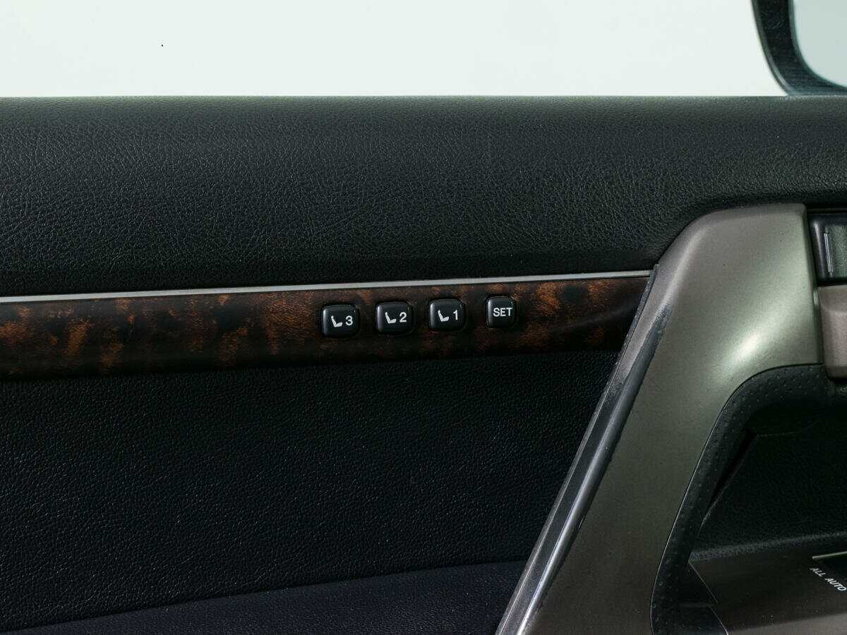 Toyota Land Cruiser с пробегом — 2011 год. Фото: #21