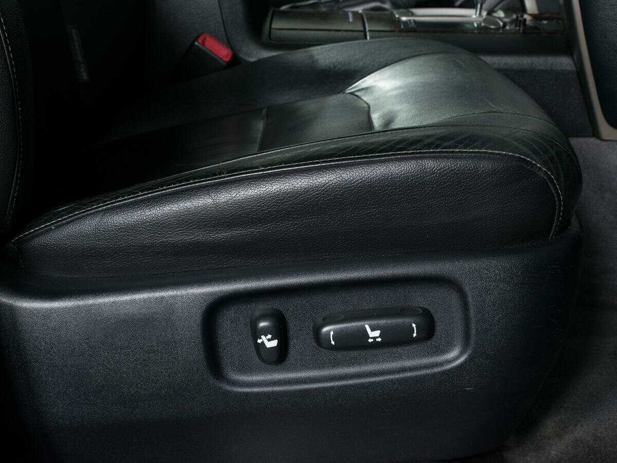 Toyota Land Cruiser с пробегом — 2011 год. Фото: #22