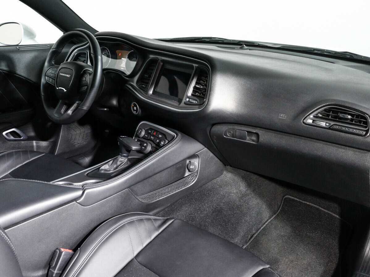 Dodge Challenger с пробегом — 2022 год. Фото: #7