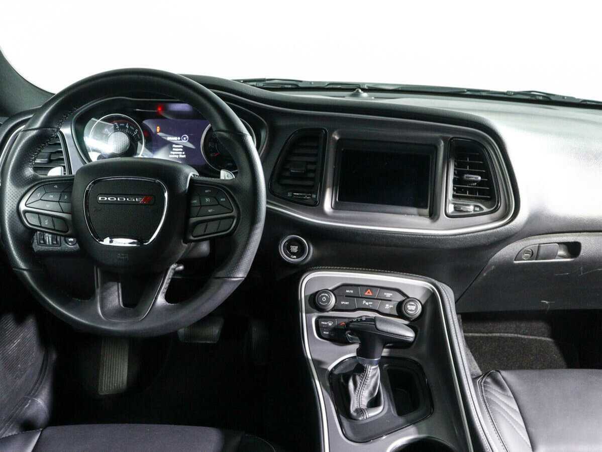 Dodge Challenger с пробегом — 2022 год. Фото: #10