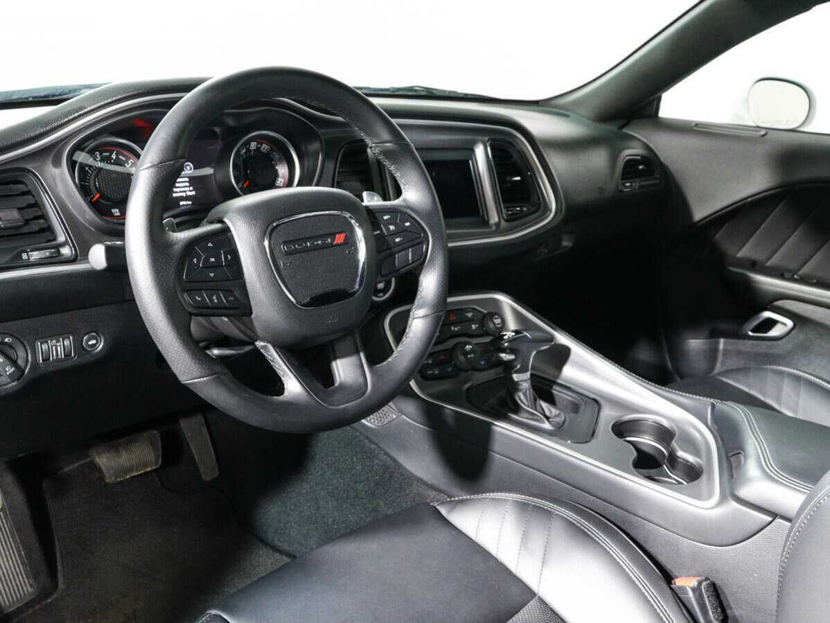 Dodge Challenger с пробегом — 2022 год. Фото: #12