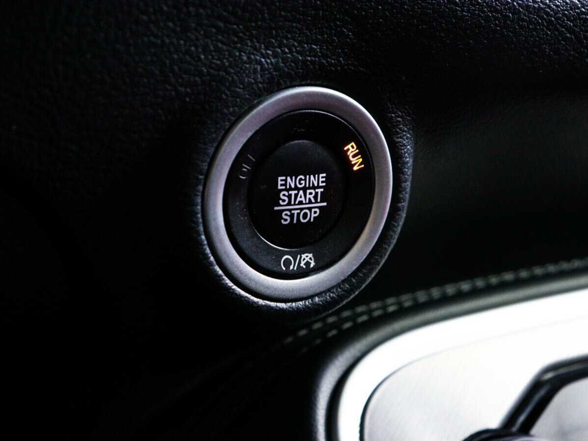 Dodge Challenger с пробегом — 2022 год. Фото: #15