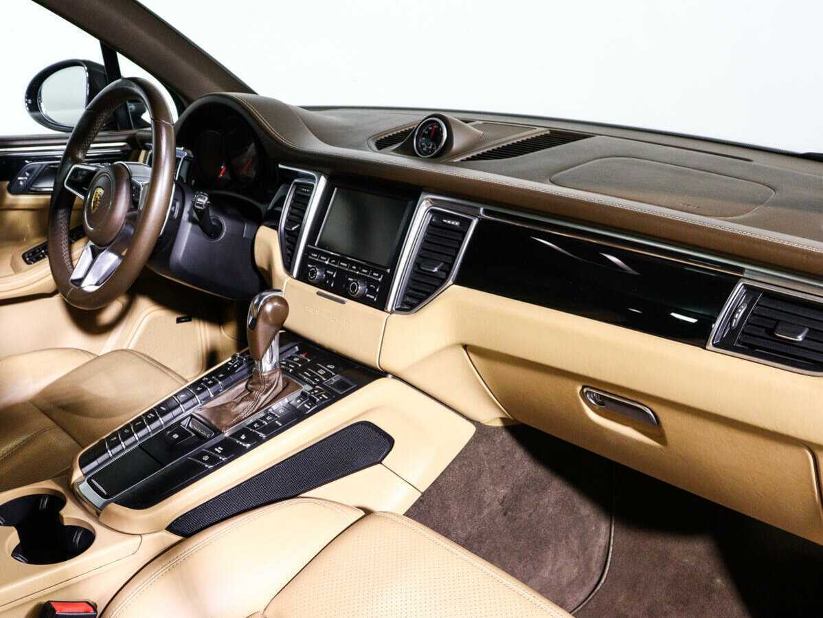 Porsche Macan с пробегом — 2015 год. Фото: #8