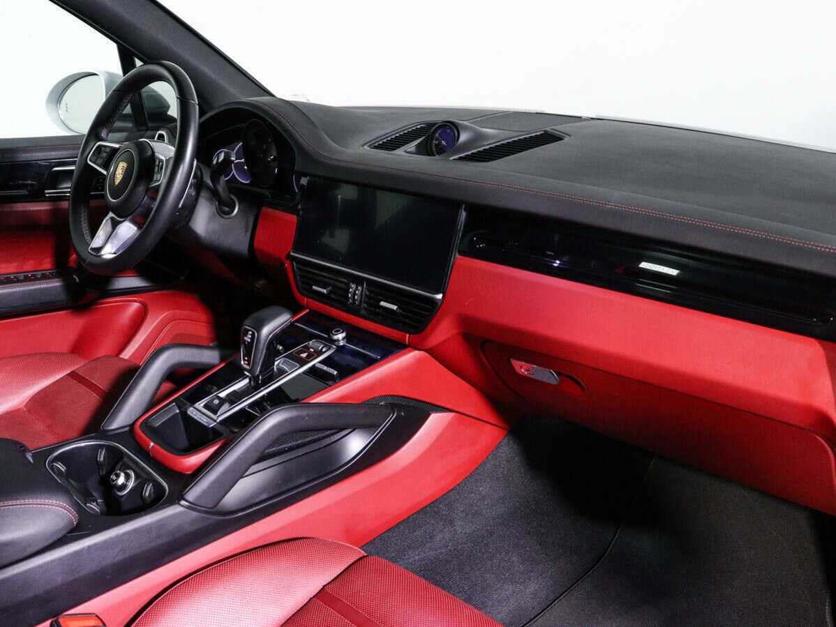 Porsche Cayenne с пробегом — 2019 год. Фото: #6