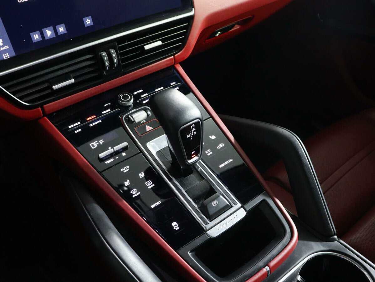 Porsche Cayenne с пробегом — 2019 год. Фото: #18