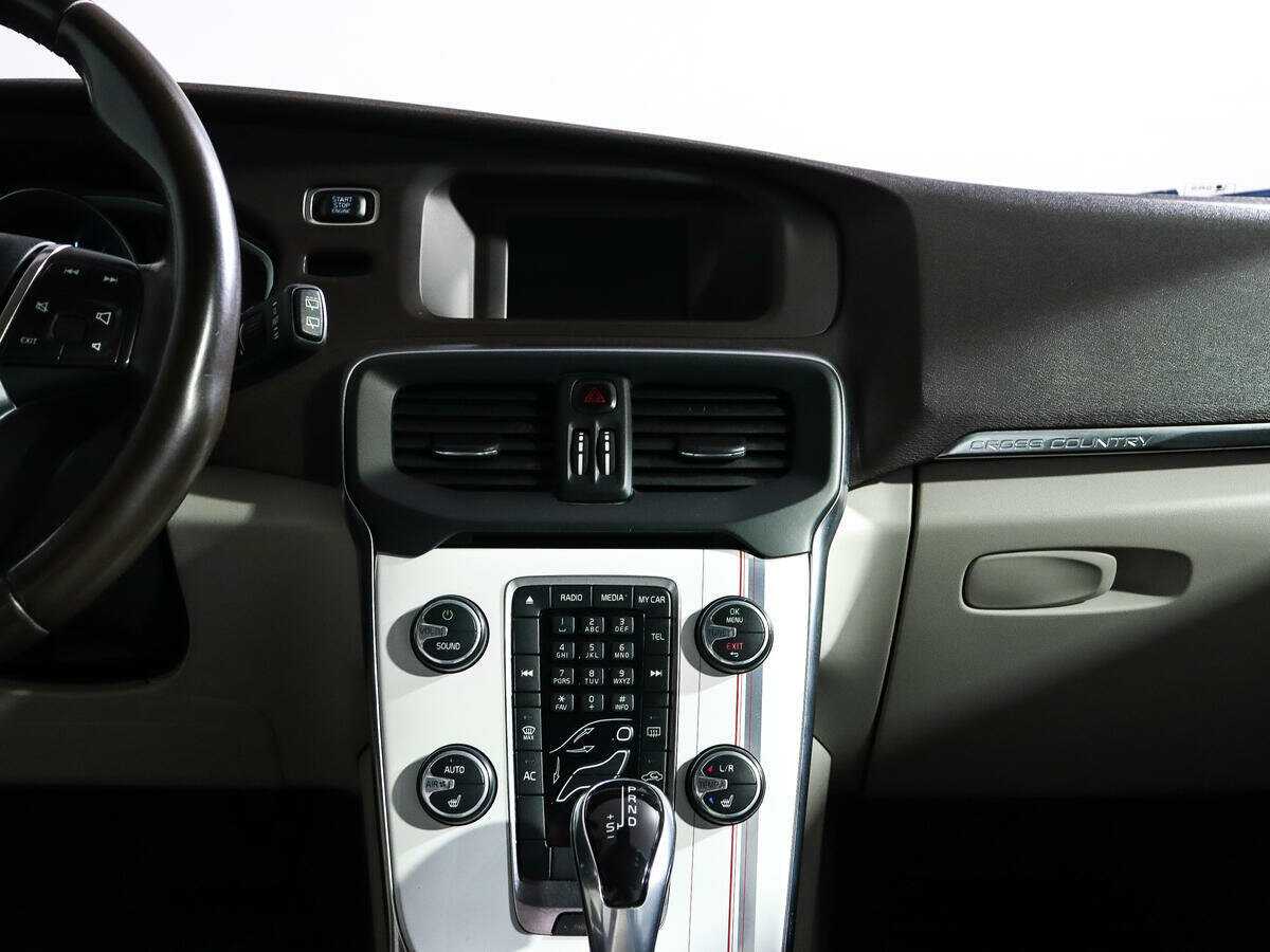 Volvo V40 Cross Country с пробегом — 2014 год. Фото: #10