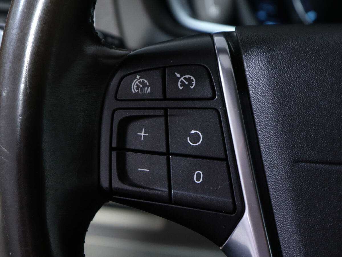 Volvo V40 Cross Country с пробегом — 2014 год. Фото: #14