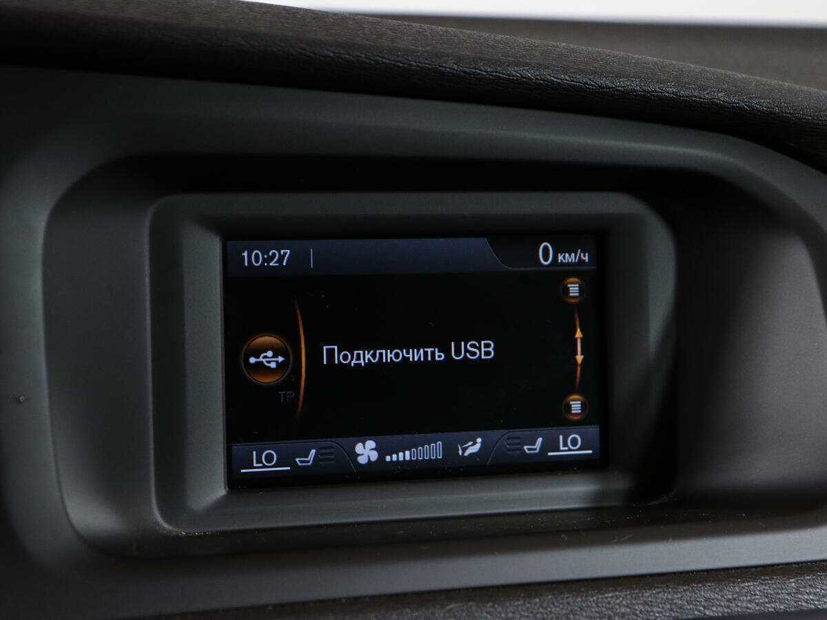 Volvo V40 Cross Country с пробегом — 2014 год. Фото: #17