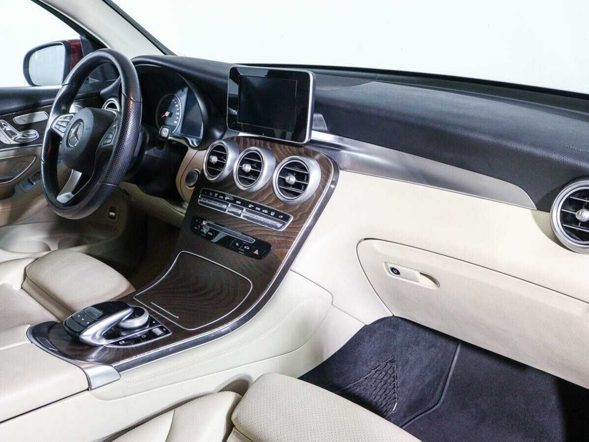 Mercedes-Benz GLC Coupe с пробегом — 2017 год. Фото: #4