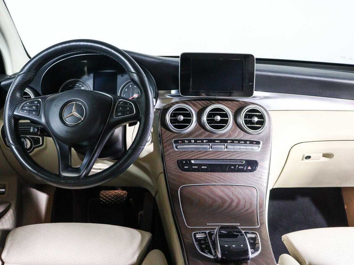 Mercedes-Benz GLC Coupe с пробегом — 2017 год. Фото: #7