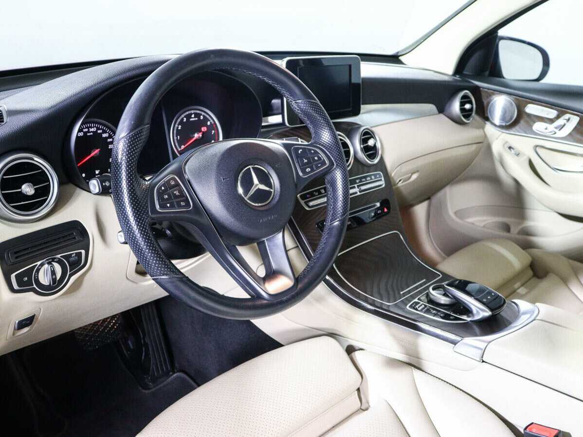 Mercedes-Benz GLC Coupe с пробегом — 2017 год. Фото: #9