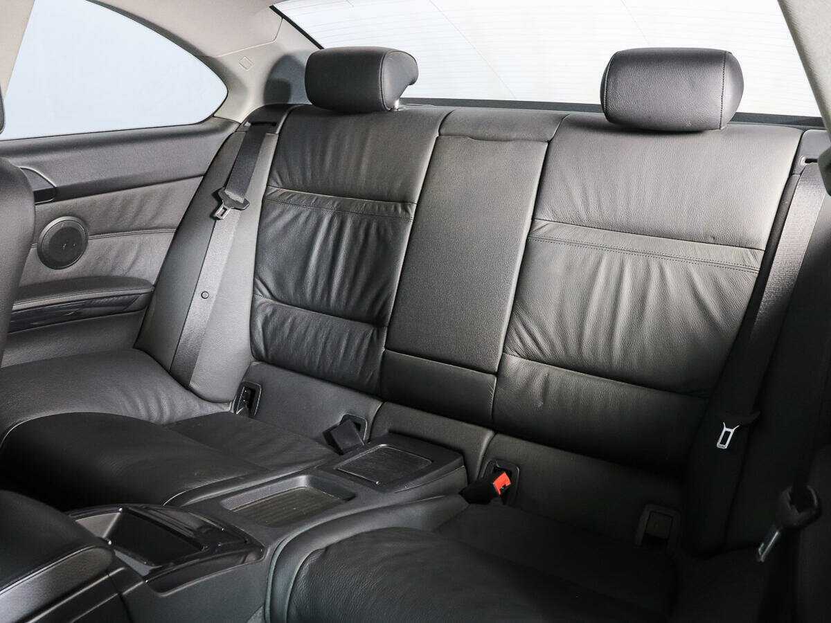 BMW 3 серии с пробегом — 2008 год. Фото: #8