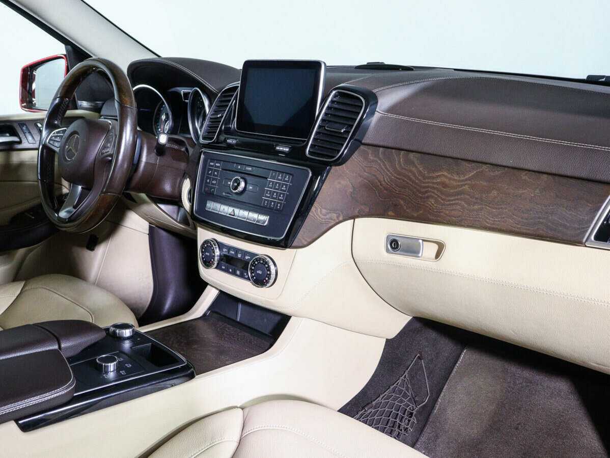 Mercedes-Benz GLE с пробегом — 2015 год. Фото: #7