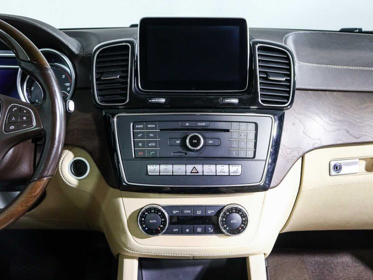 Mercedes-Benz GLE с пробегом — 2015 год. Фото: #11