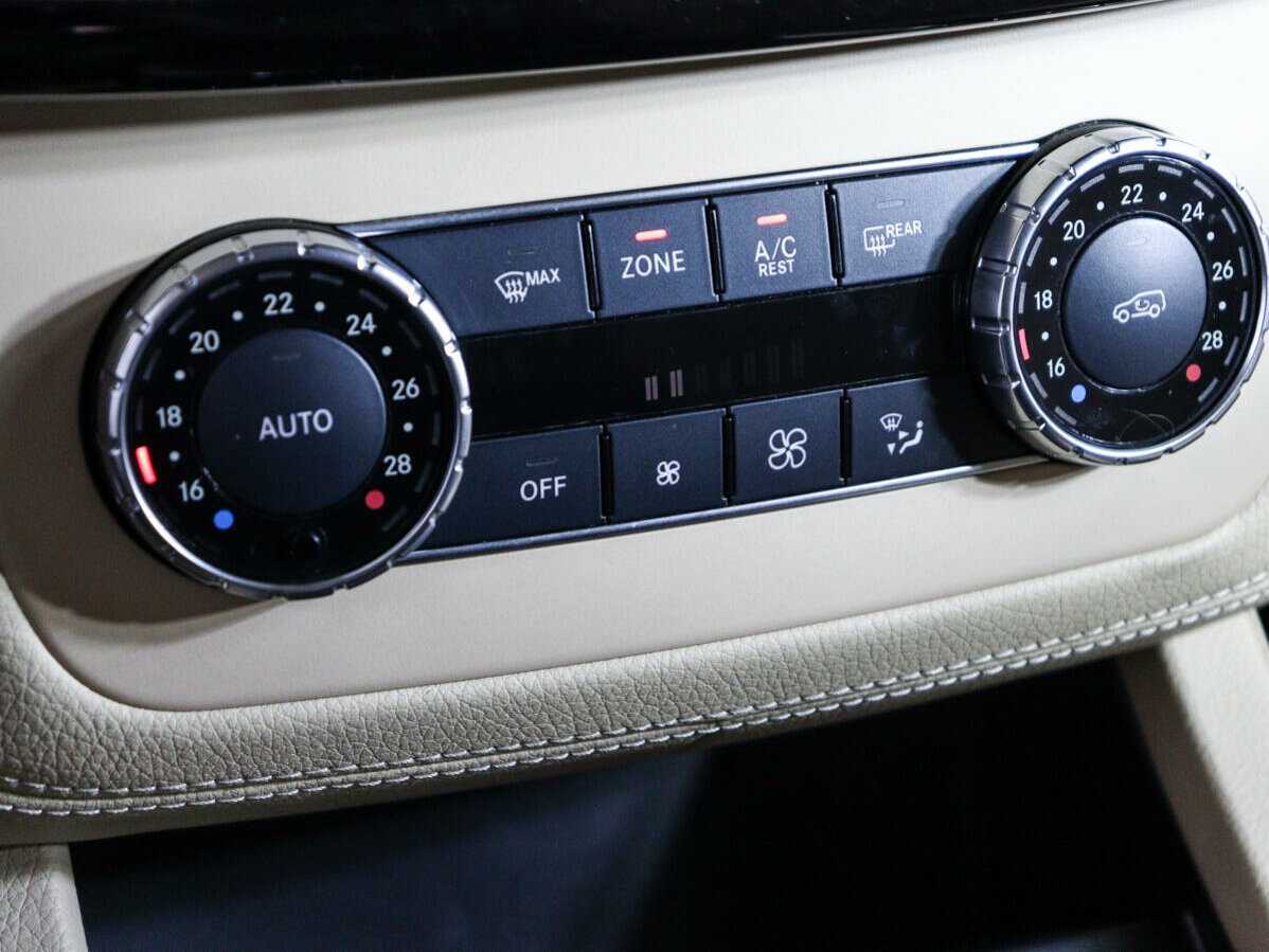 Mercedes-Benz GLE с пробегом — 2015 год. Фото: #15