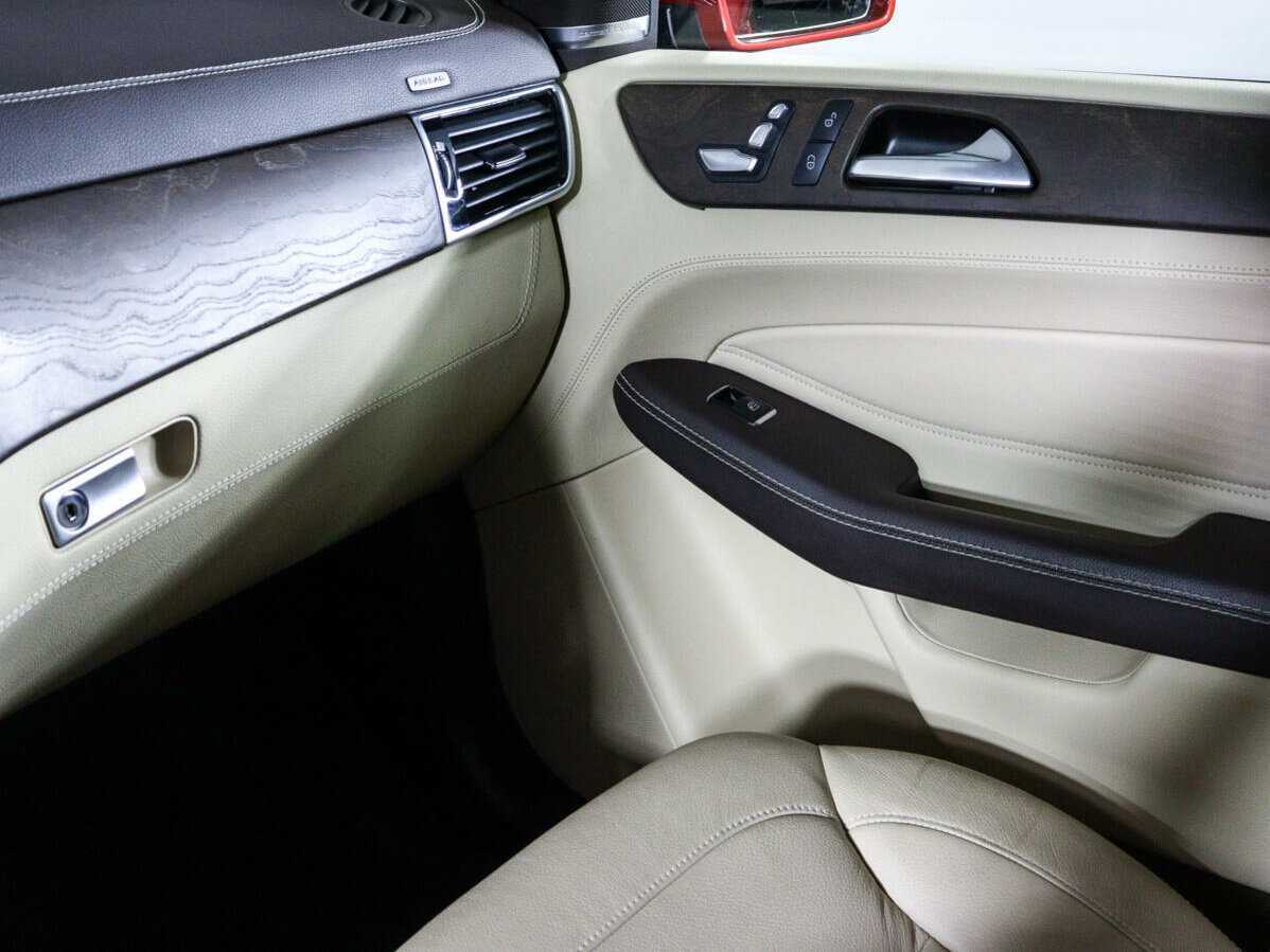 Mercedes-Benz GLE с пробегом — 2015 год. Фото: #20