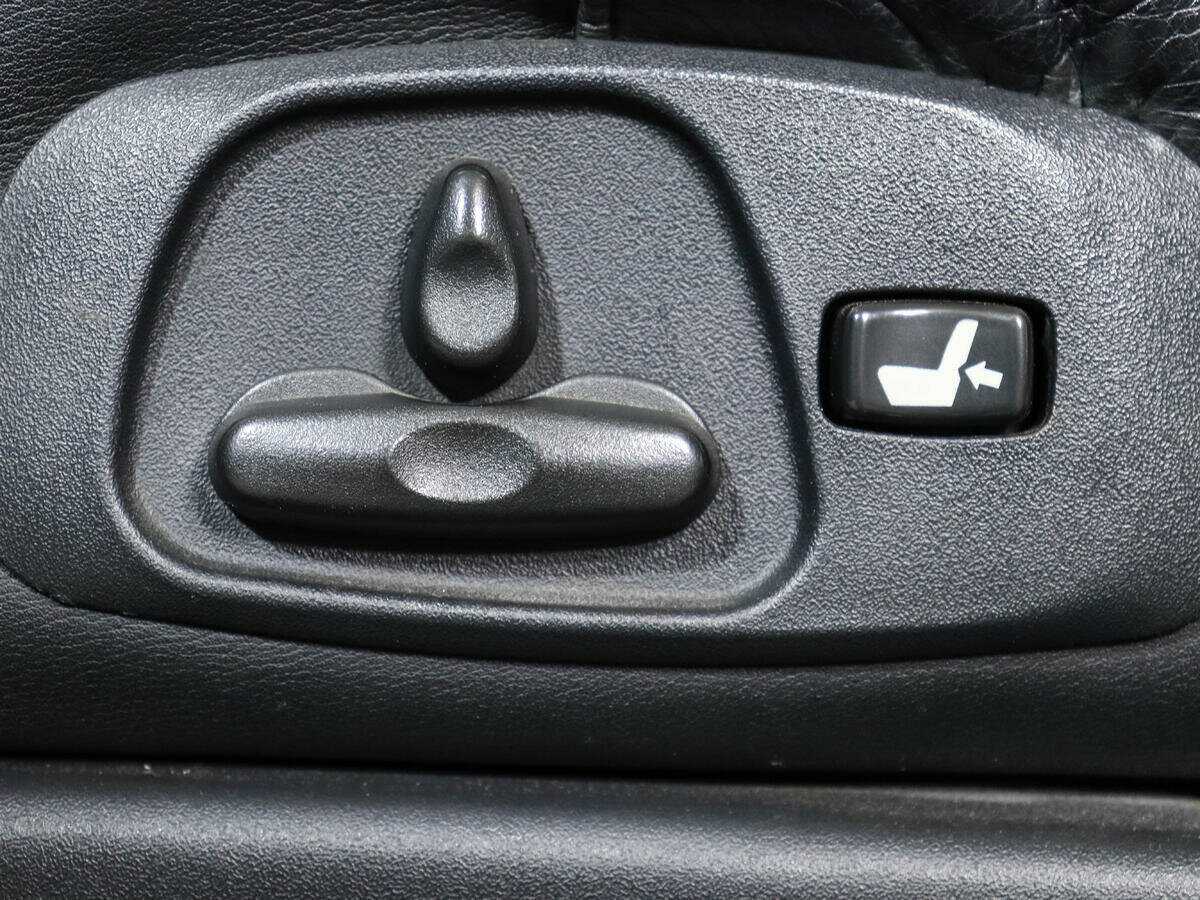 Mitsubishi Pajero с пробегом — 2002 год. Фото: #11