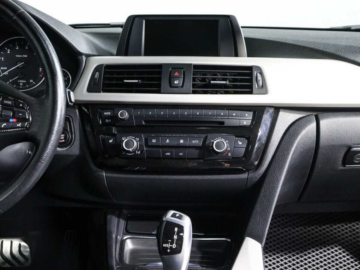 BMW 3 серии с пробегом — 2013 год. Фото: #10