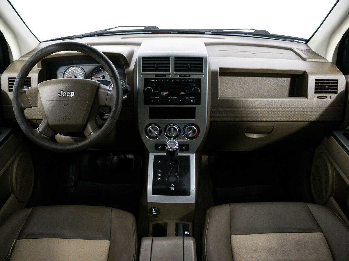 Jeep Compass с пробегом — 2006 год. Фото: #15