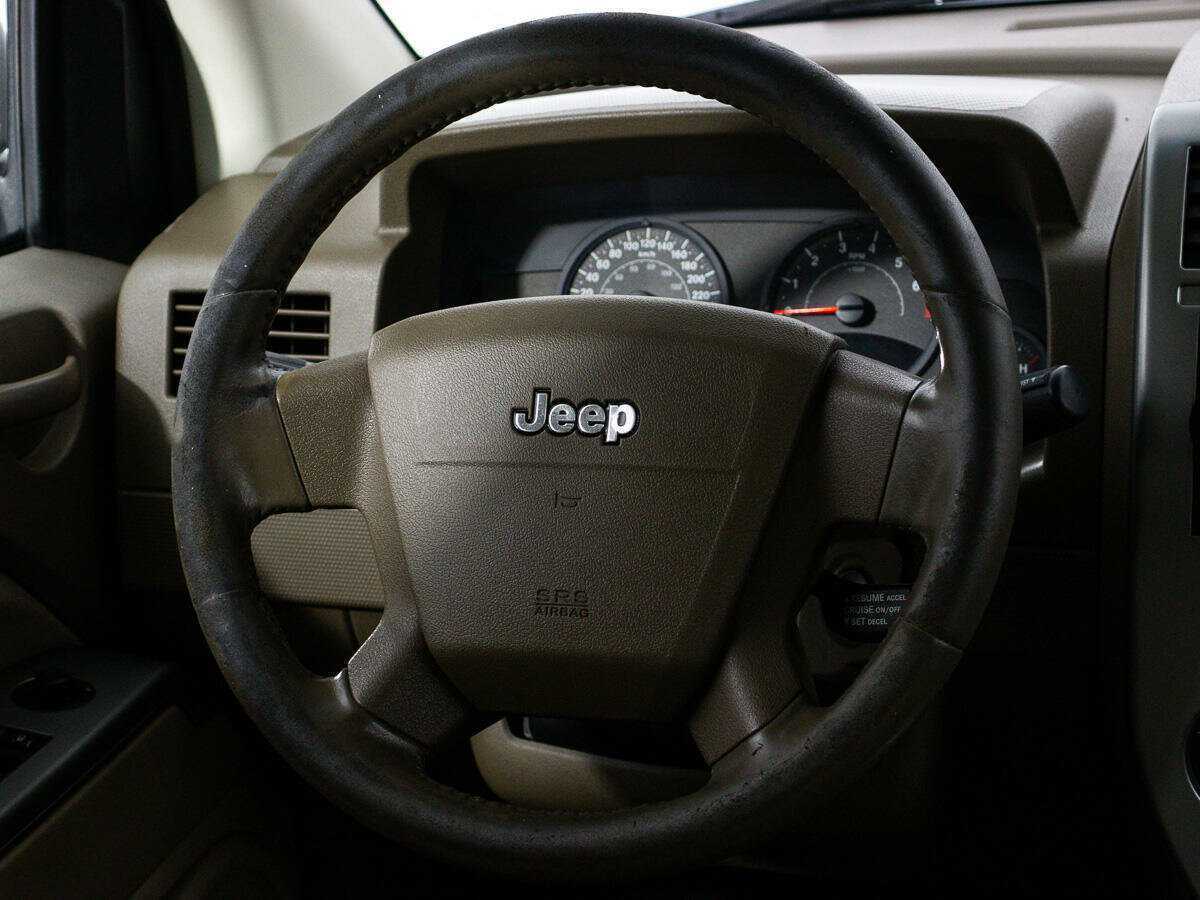 Jeep Compass с пробегом — 2006 год. Фото: #17