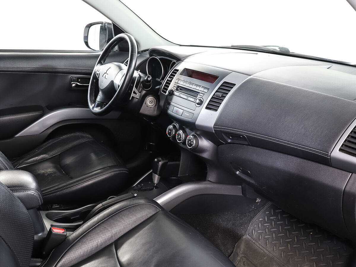 Mitsubishi Outlander с пробегом — 2010 год. Фото: #7