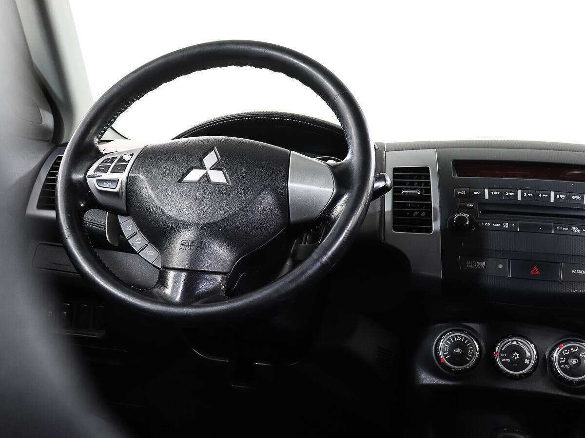 Mitsubishi Outlander с пробегом — 2010 год. Фото: #13