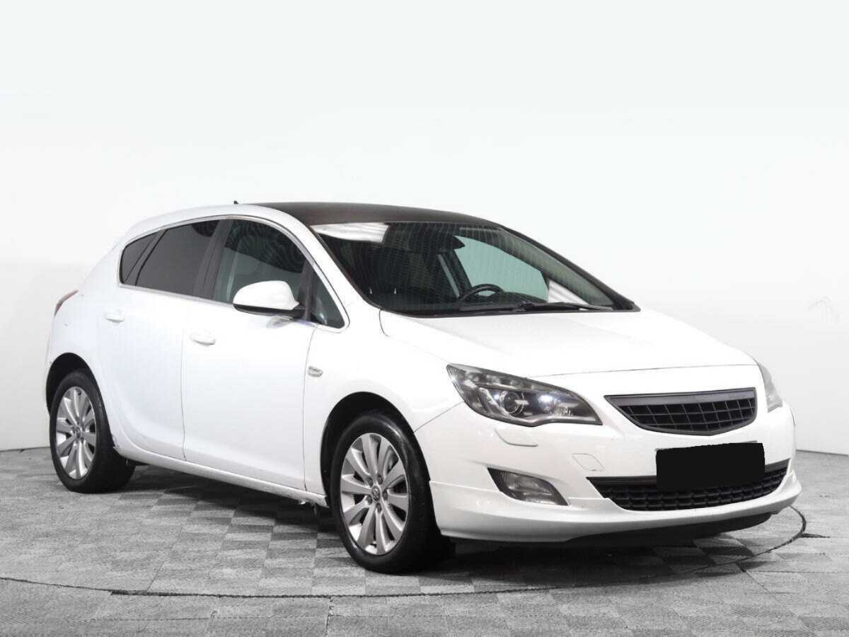 Opel Astra с пробегом — 2011 год. Фото: #1