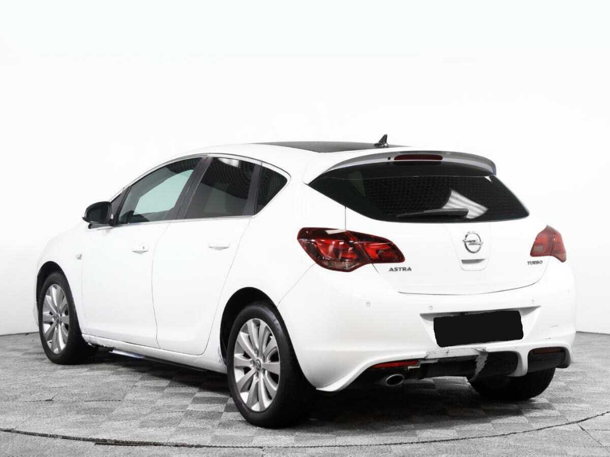 Opel Astra с пробегом — 2011 год. Фото: #5