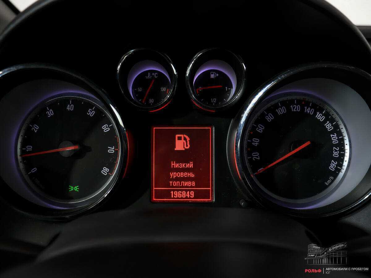 Opel Astra с пробегом — 2011 год. Фото: #9