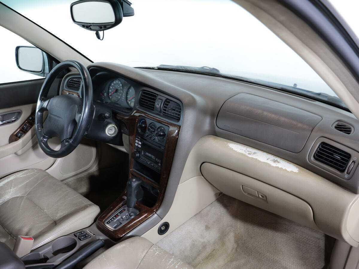 Subaru Legacy с пробегом — 2002 год. Фото: #7