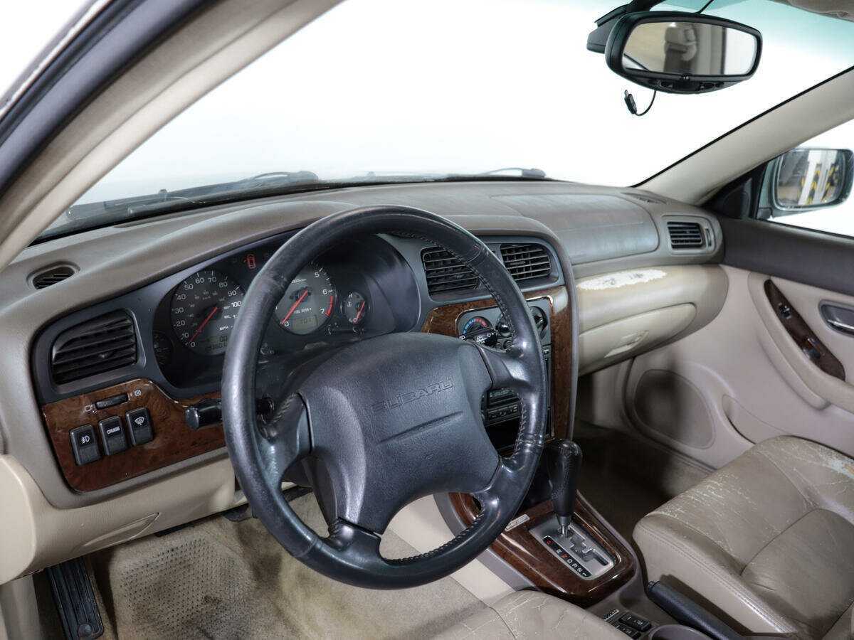 Subaru Legacy с пробегом — 2002 год. Фото: #15