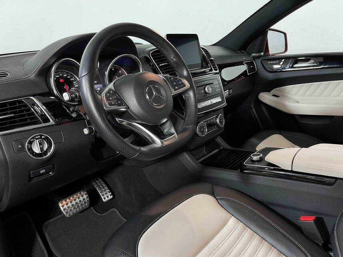 Mercedes-Benz GLE Coupe с пробегом — 2016 год. Фото: #12